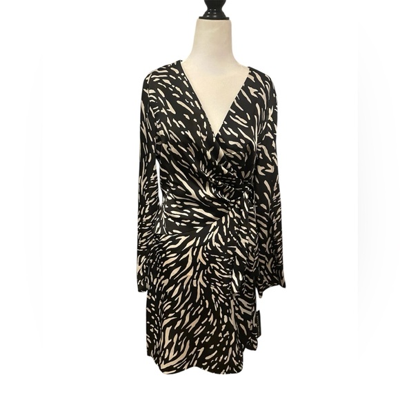 ❤️NEW Donna Morgan Wrap Dress - Picture 1 of 7